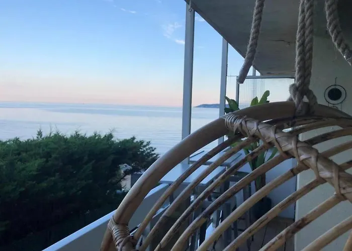 Lejlighed Avec Terrasse Vue A 50 M *